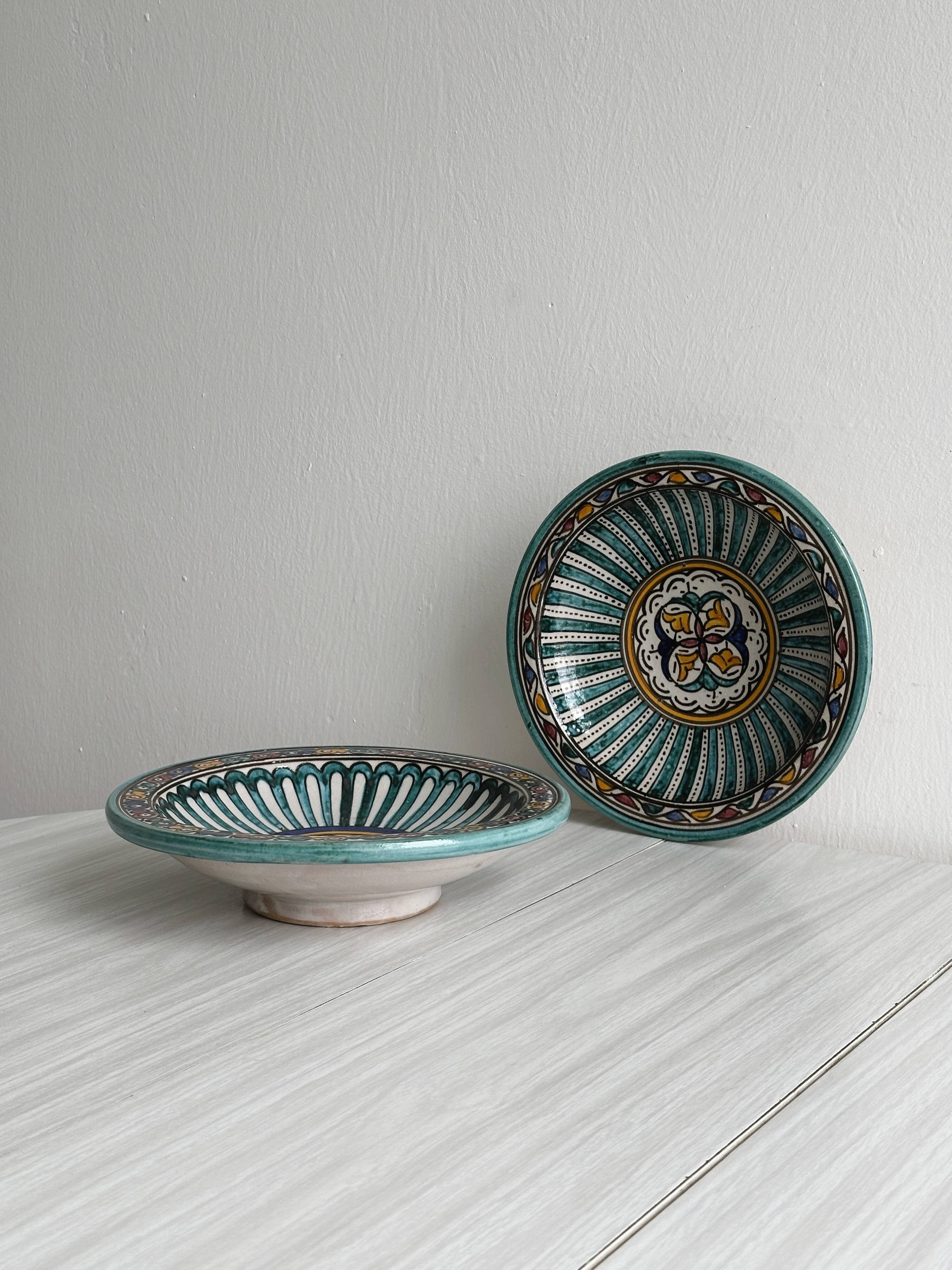 2 plats anciens artisanaux en céramique