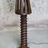 Press screw floor lamp