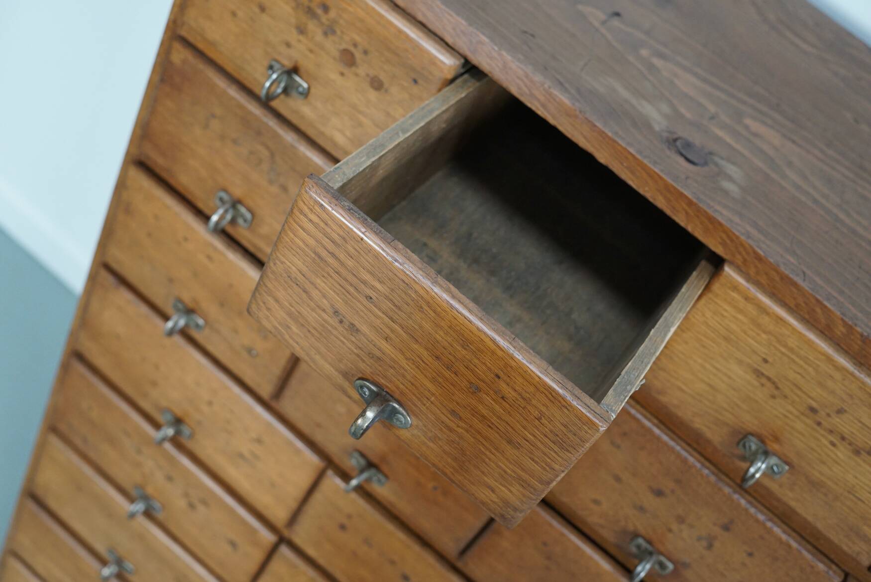 Armoire d'apothicaire vintage allemande en pin et chêne, années 1950