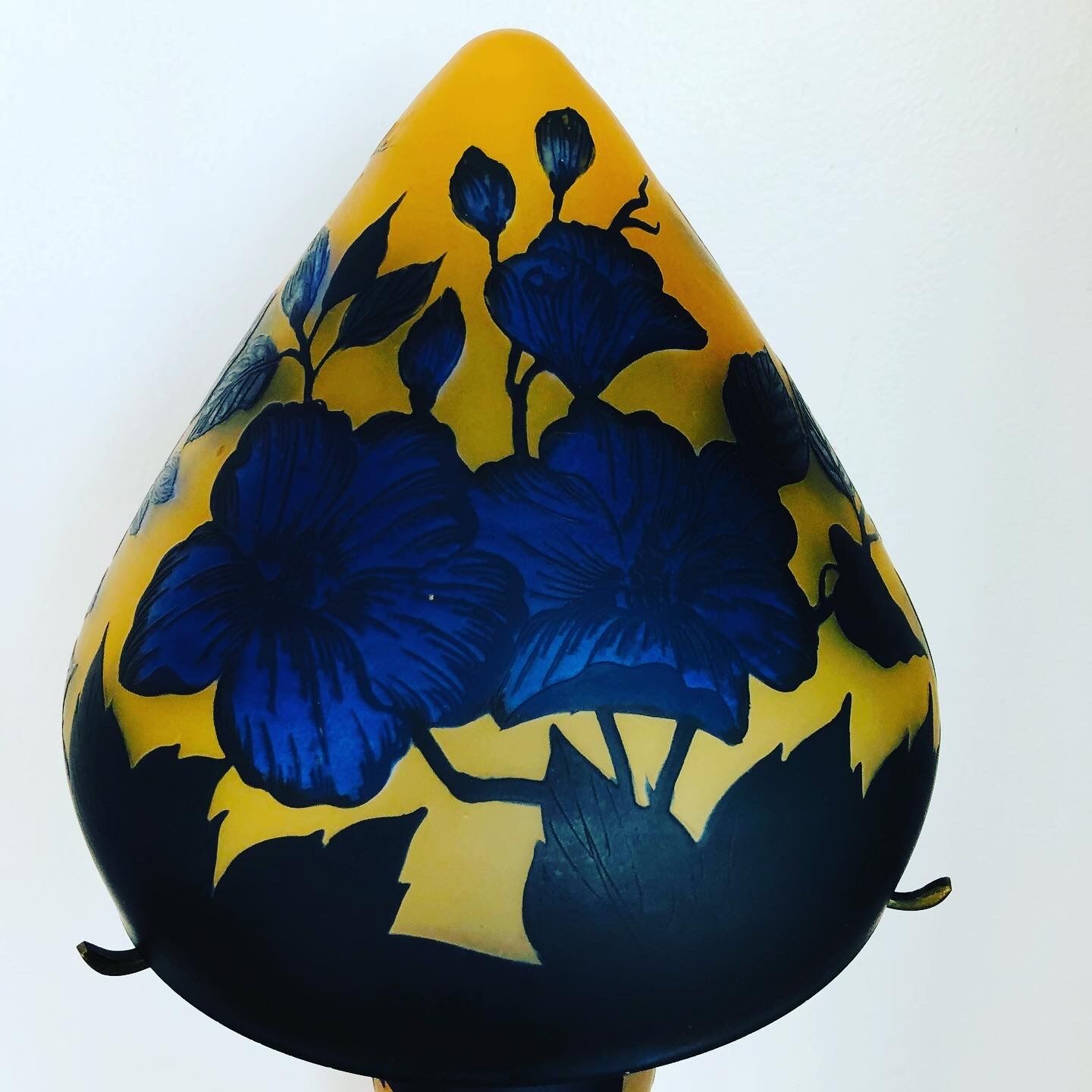 Glass paste lamp