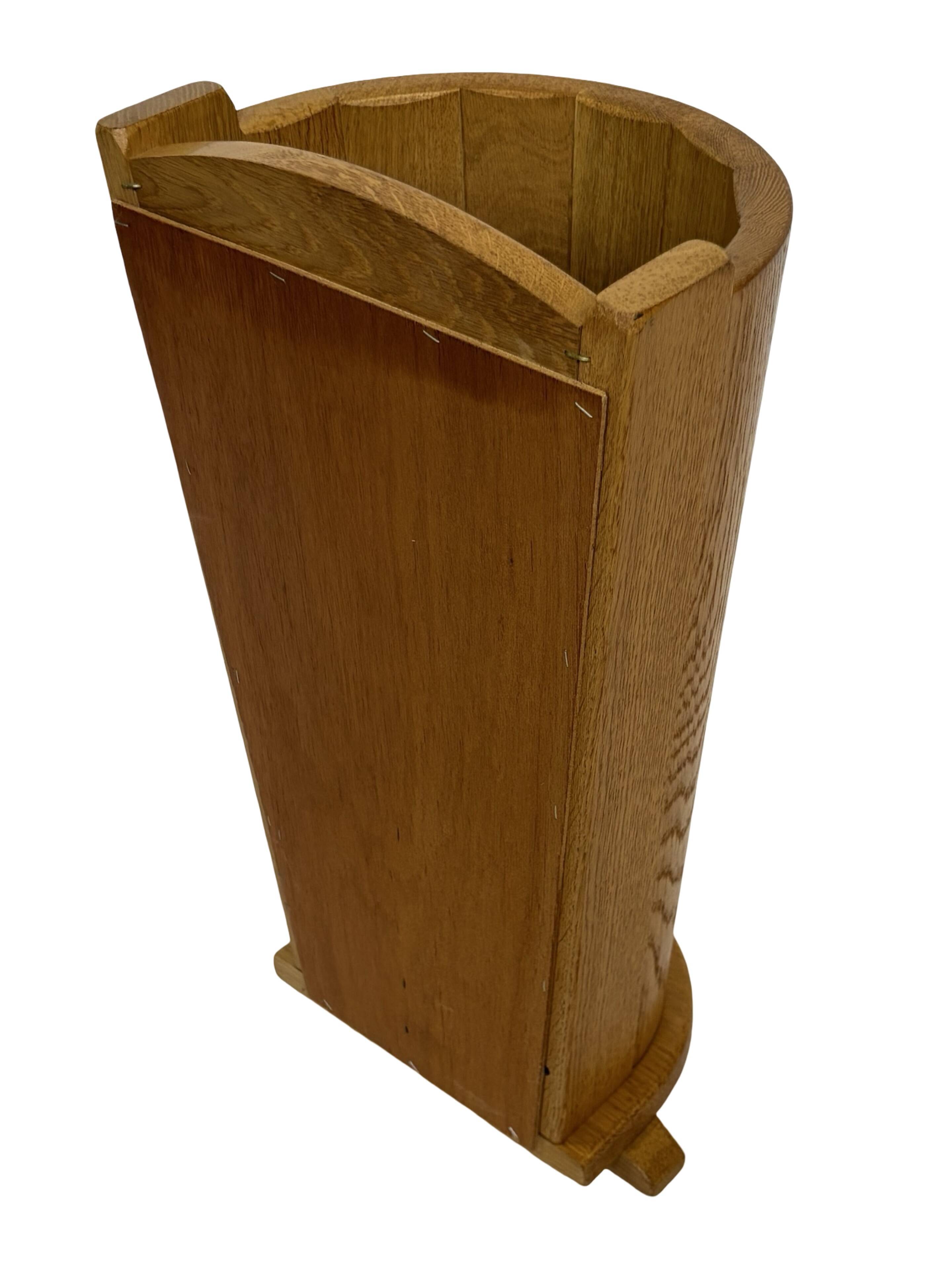 Porte-parapluie vintage en chêne, design de rangement minimaliste des années 60