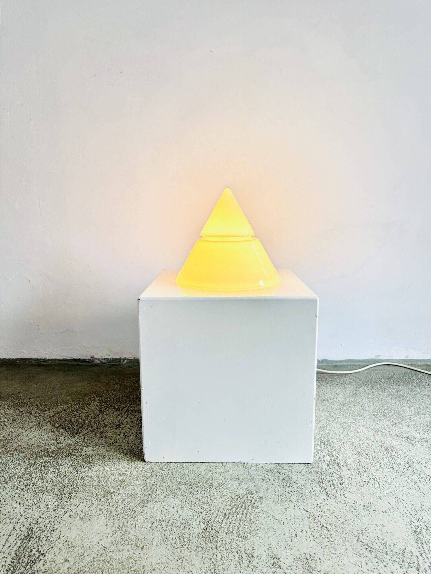D-2136 Kilimanjaro Table Lamp By Sergio Asti For Raak Amsterdam, The Netherlands 1978