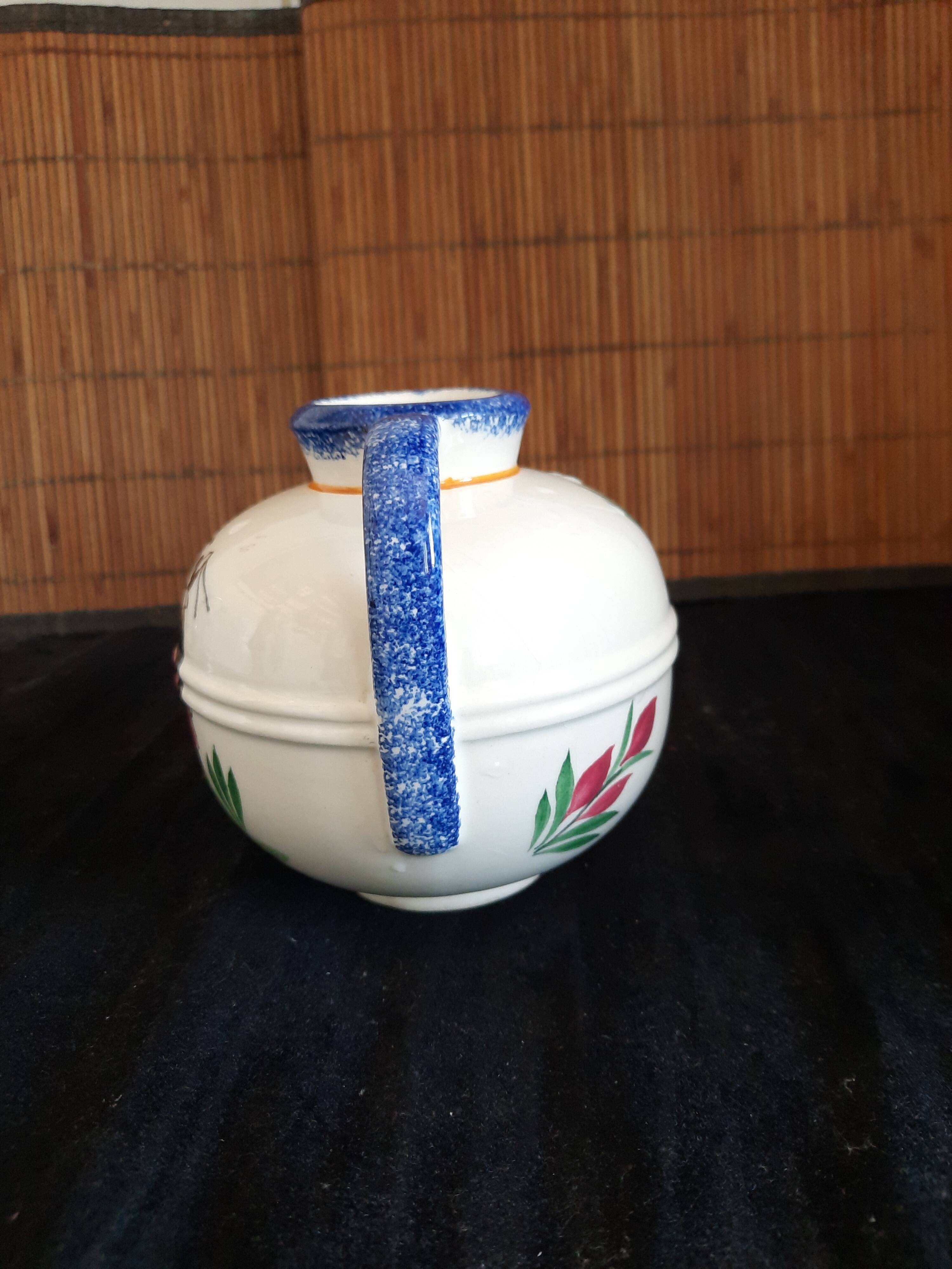 Vase boule 2 anses Henriot Quimper - Décor couple breton