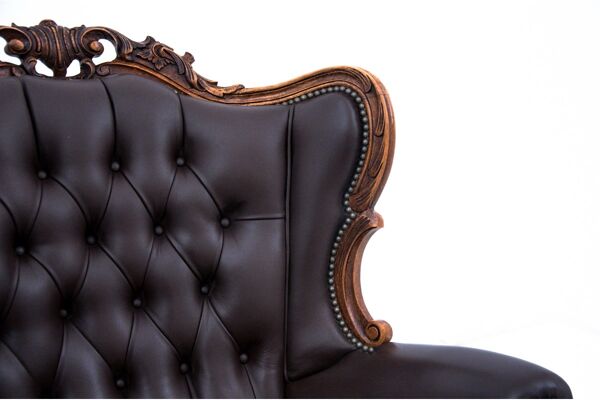 Un Ensemble De Fauteuils En Cuir Europe De L’ouest milieu Du 19ème Siècle Xxe Siècle.