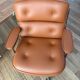 Fauteuil de bureau en cuir Lobby chair ES104 Eames Vitra