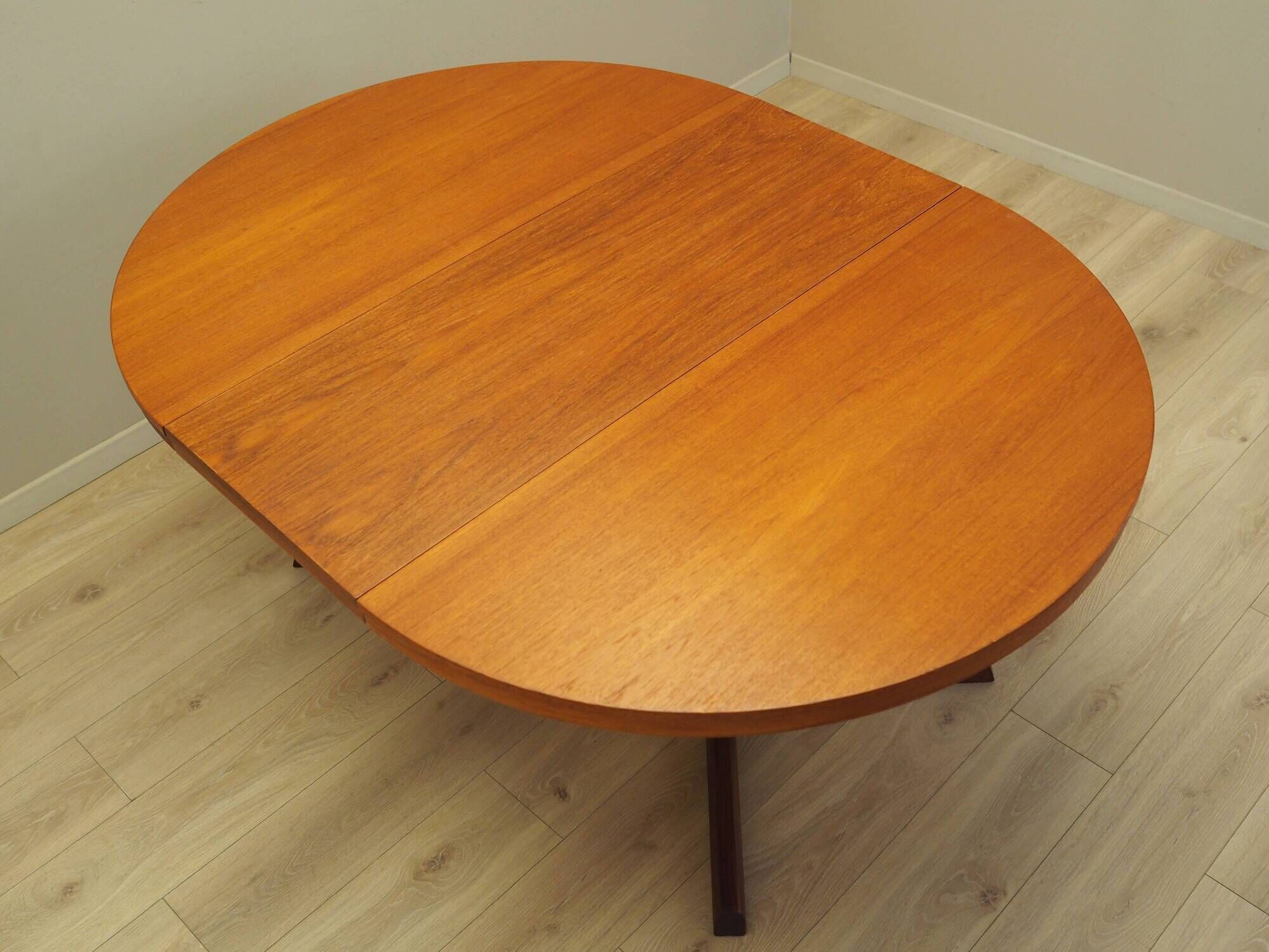 Round teak table, Danish design, 1970s, production: Denmark