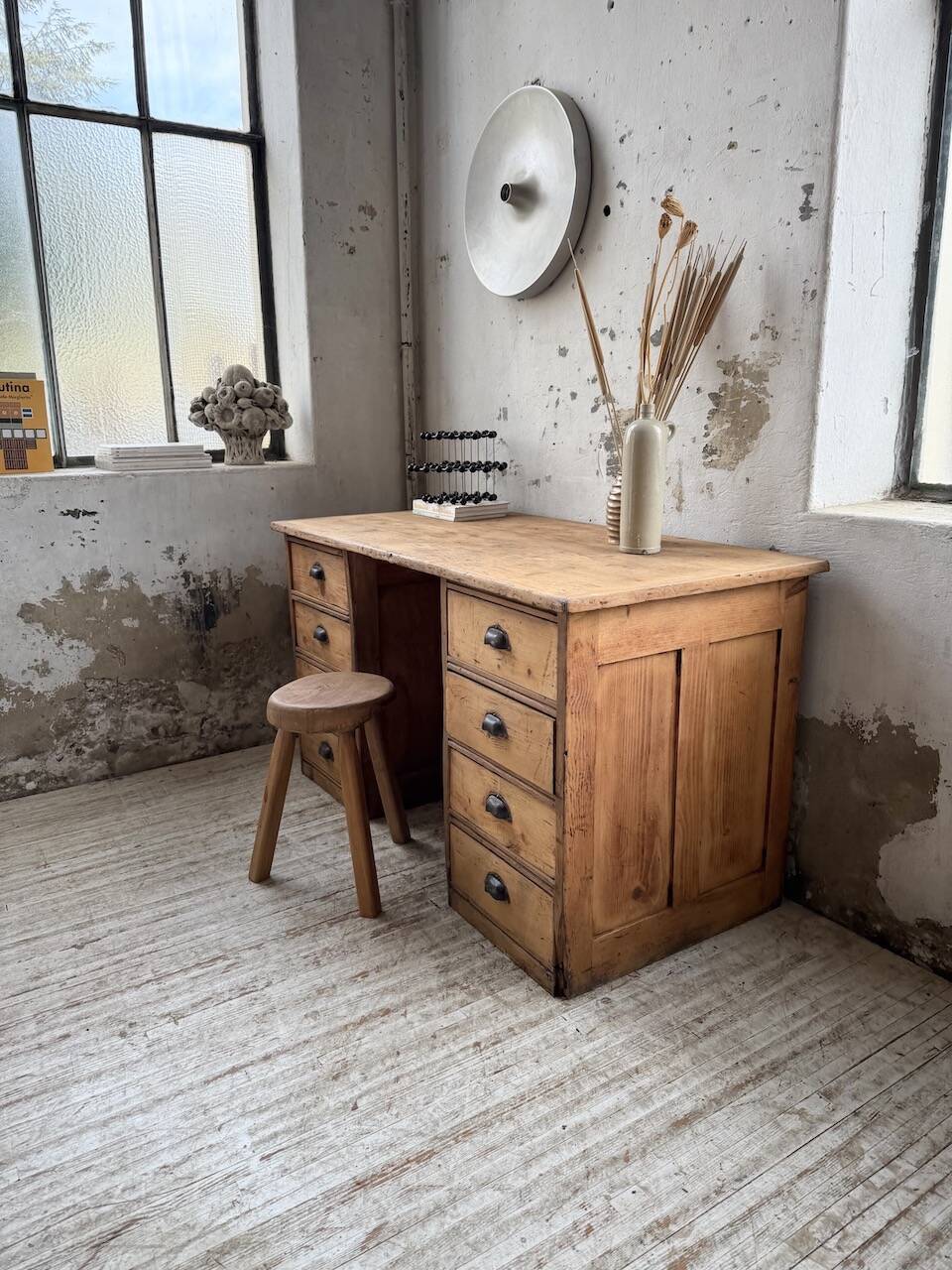 Bureau pin meuble atelier 1950