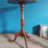 Wooden pedestal table