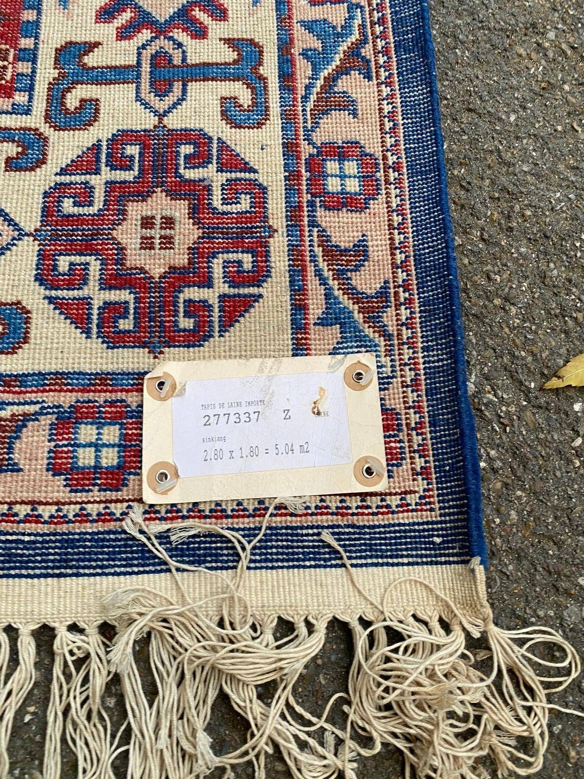 Chinese Sinkiang rug in burgundy handmade wool 200x300cm from 1970