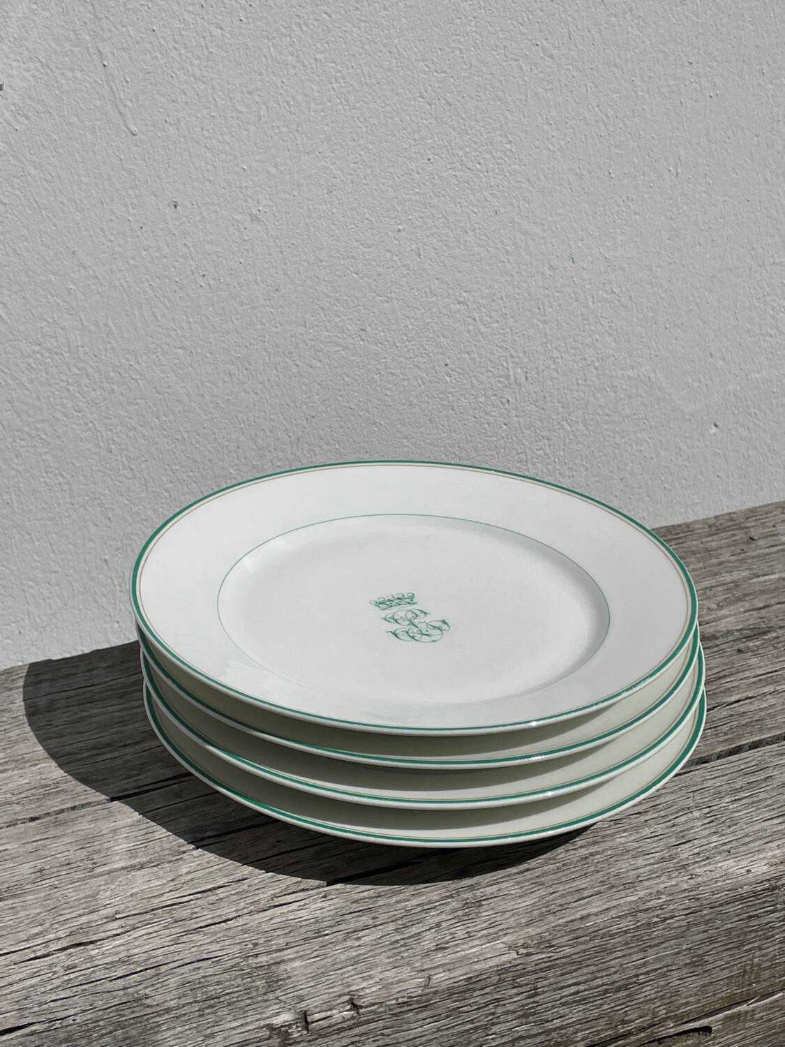 4 monogrammed dessert plates