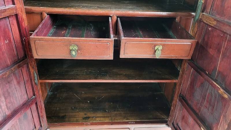 Small Asian lacquered wardrobe with 2 doors and 5 drawers.