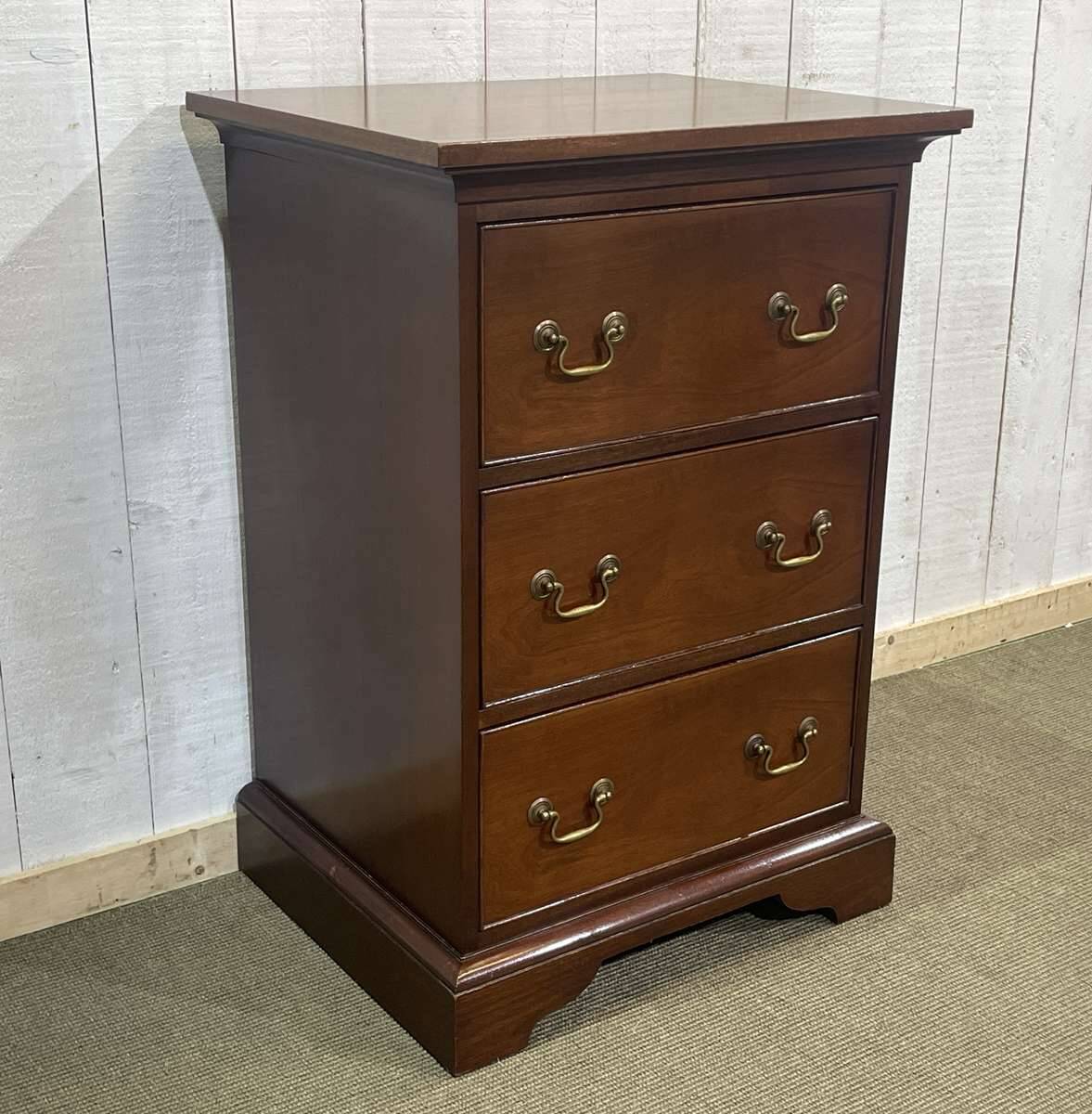 English mahogany chest of drawers from the 1950s.