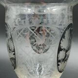 Early 20th century Bohemian vase in engraved crystal with castle and deer motifs