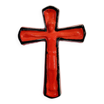 Croix en céramique rouge