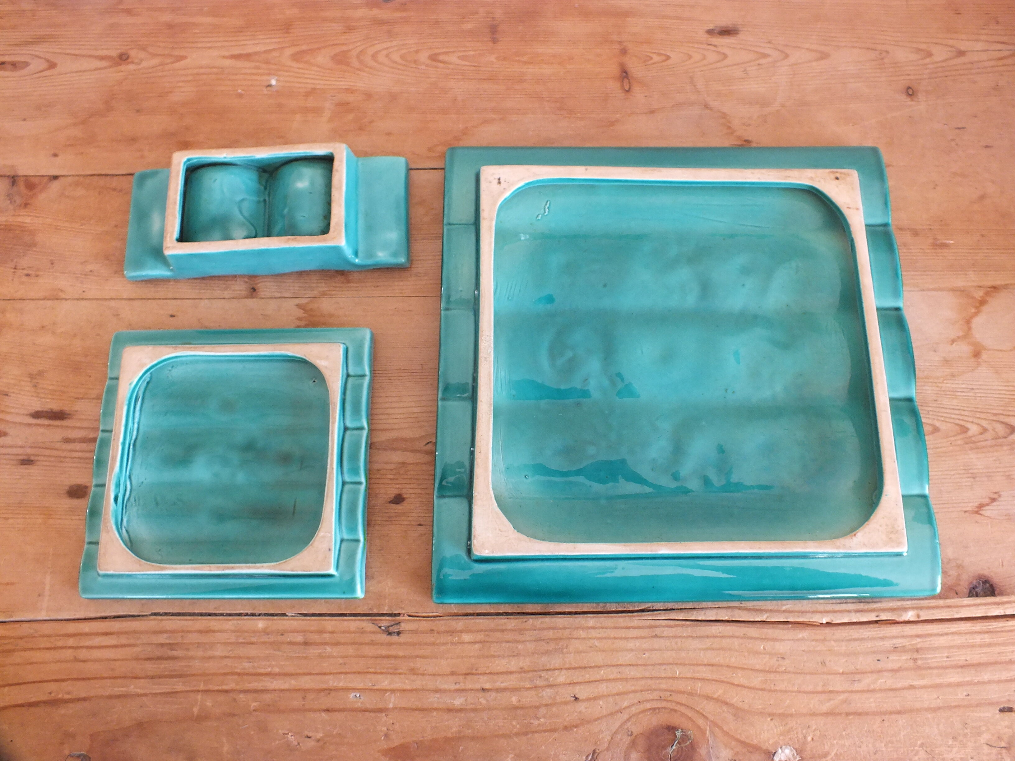 Vintage green ceramic trifle and salt shaker set 50s