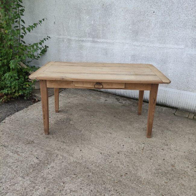 Farm table