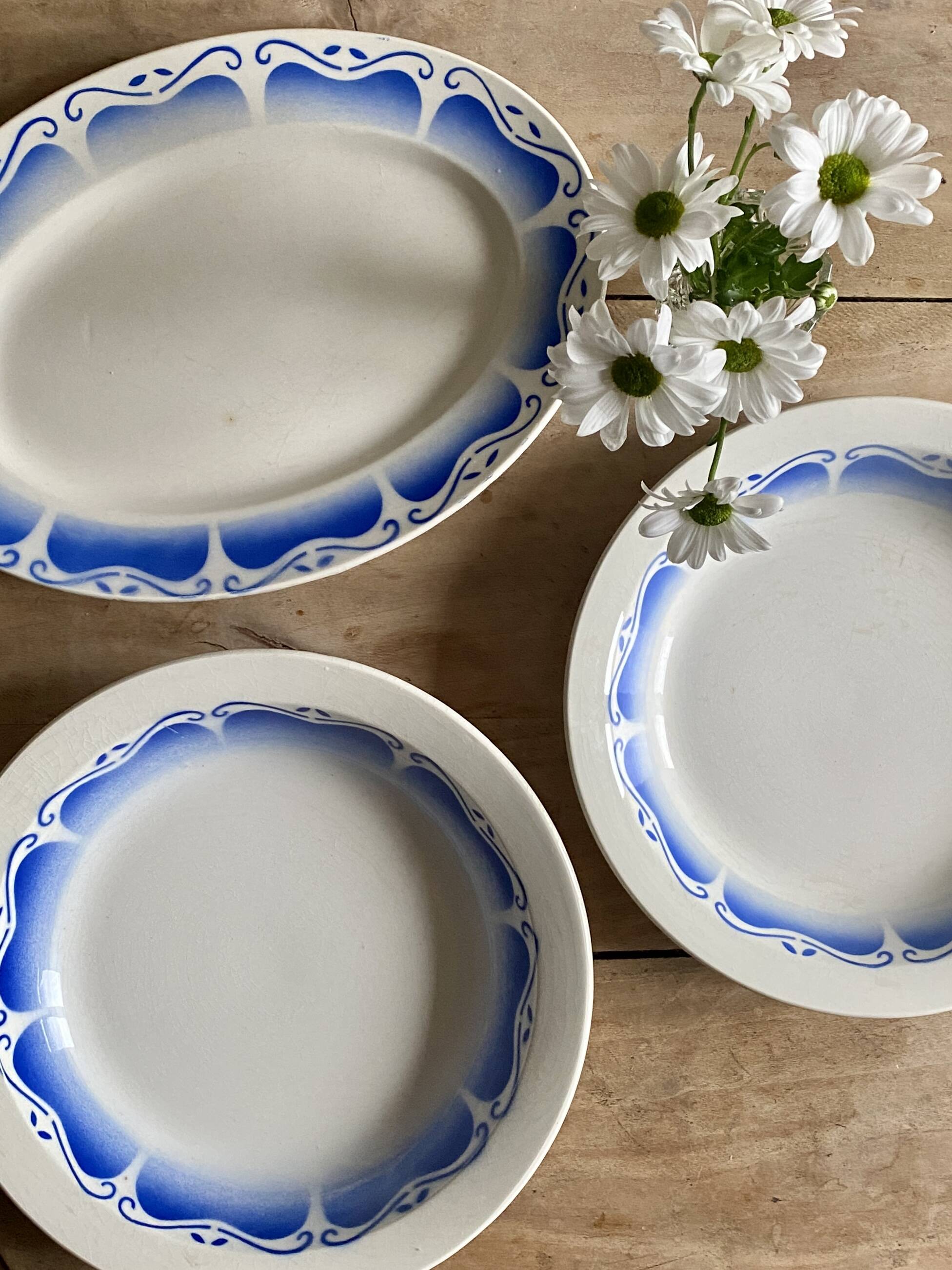 Set of 3 vintage dishes