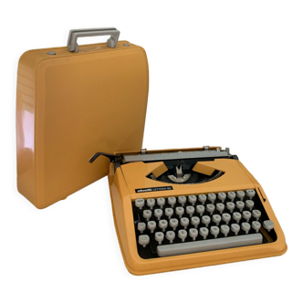 Olivetti lettera typewriter 82 saffron yellow 70