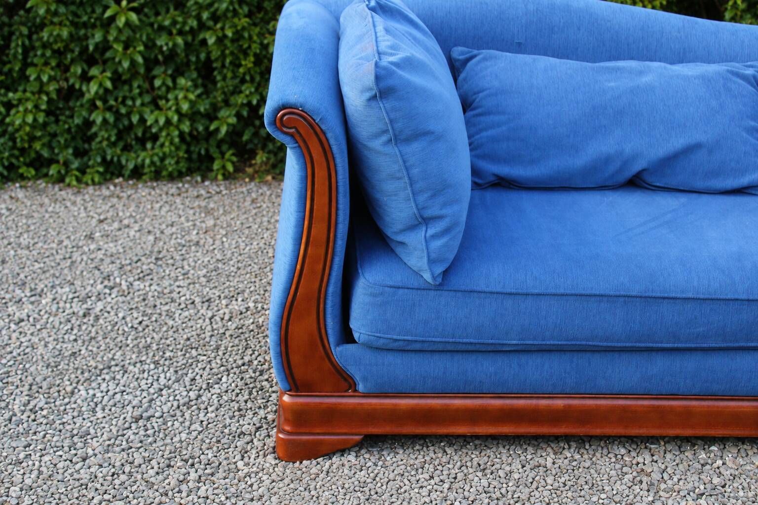 Grande méridienne vintage bleu cobalt en tissu et bois – chaise longue 190