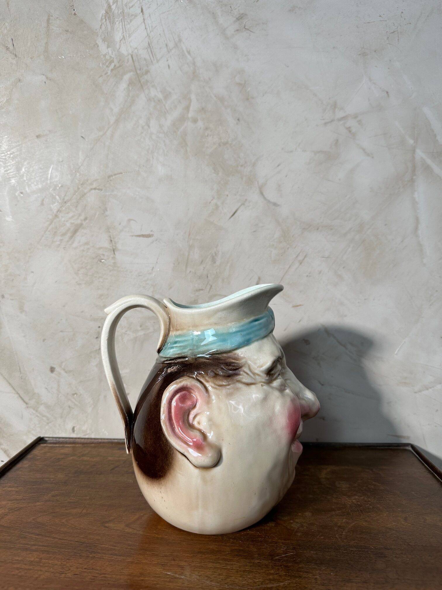 Slip jug