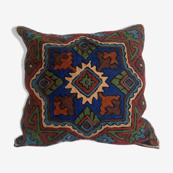 Hand-embroidered wool cushion cover 40x40 cm