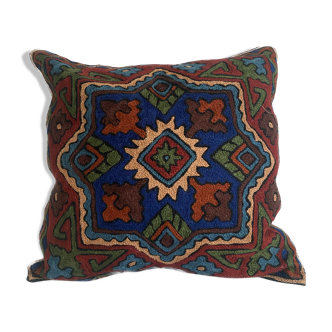 Hand-embroidered wool cushion cover 40x40 cm