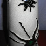 Longwy-designed lamp pose