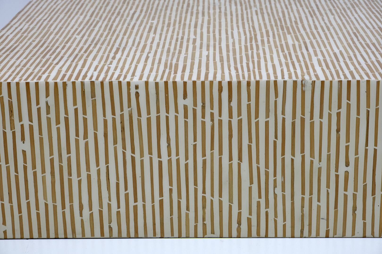Table basse italienne moderne en résine et bambou