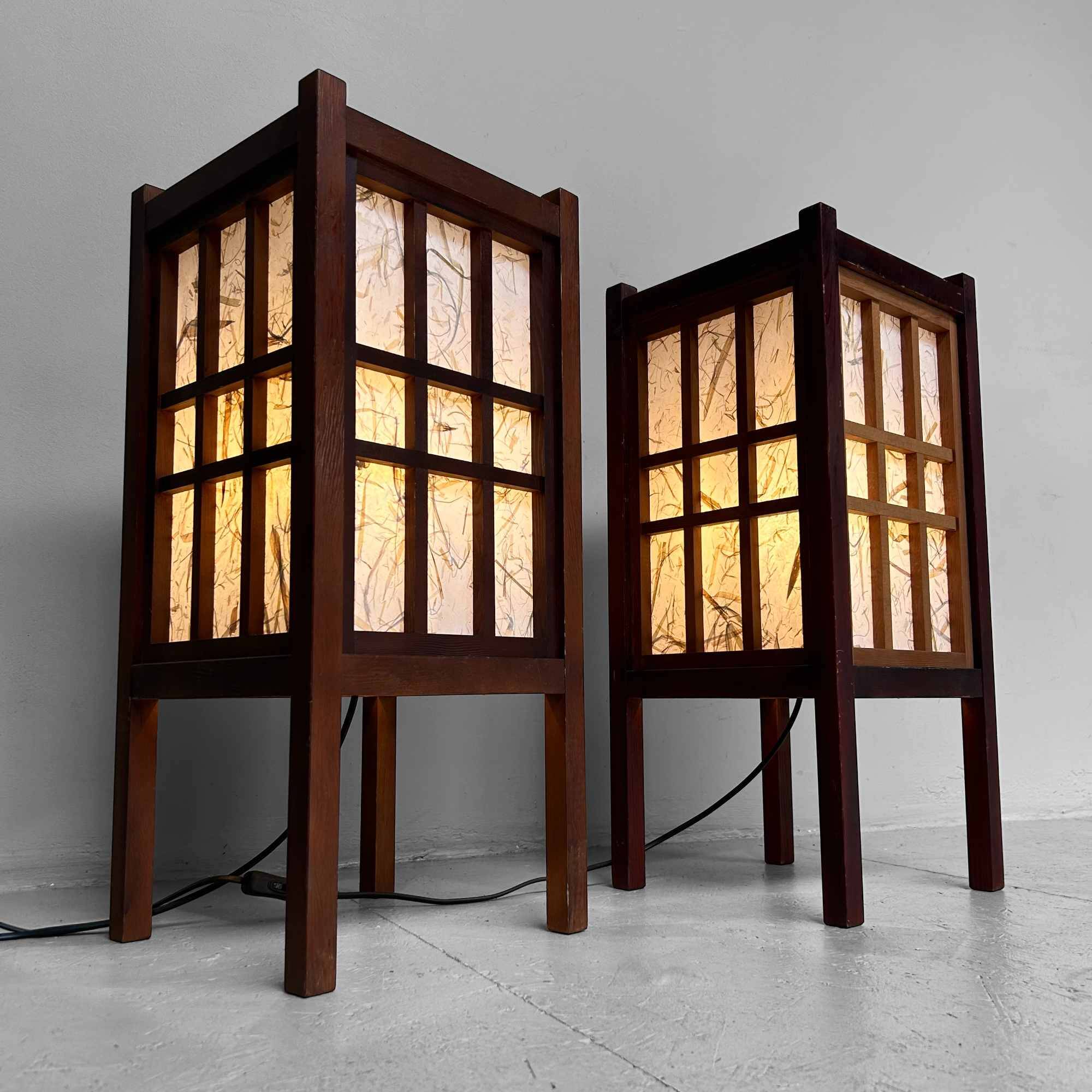 Pair of japanese antique shoji floor lamps (障子ランプ), taishō-era [大正]