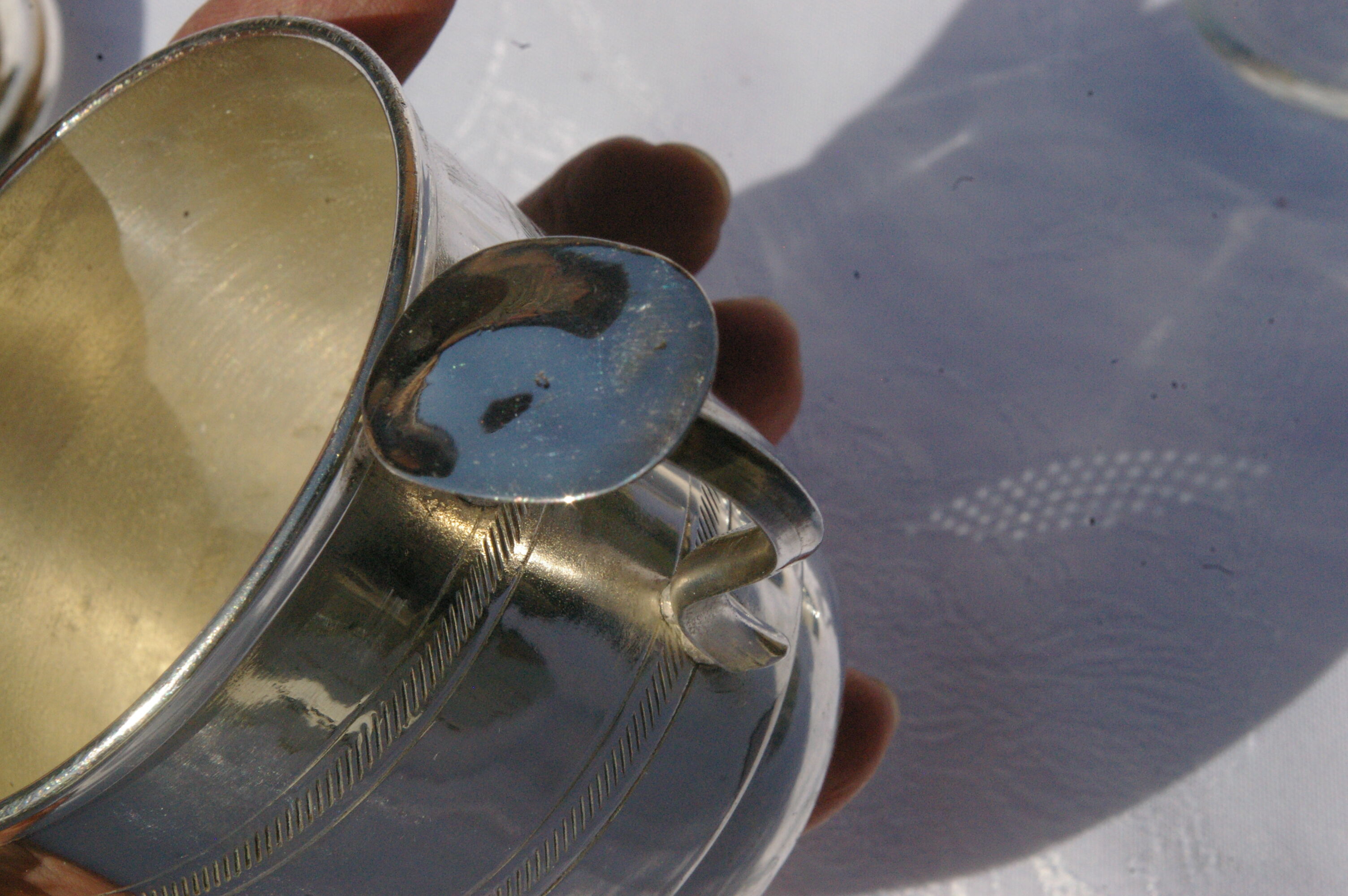 Tisher cup in silver metal and glass