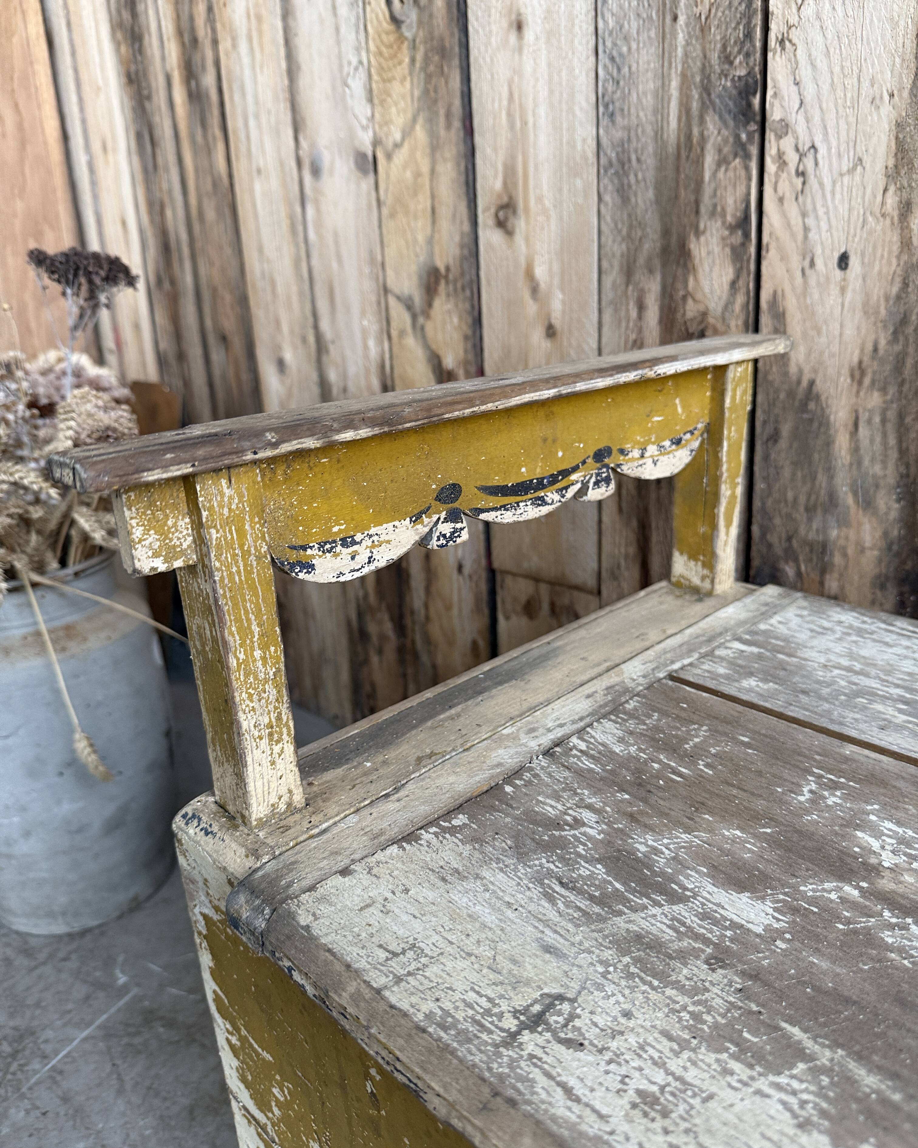 Patinated children's storage bench (renovated)