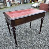 Bureau plat en acajou du XXe