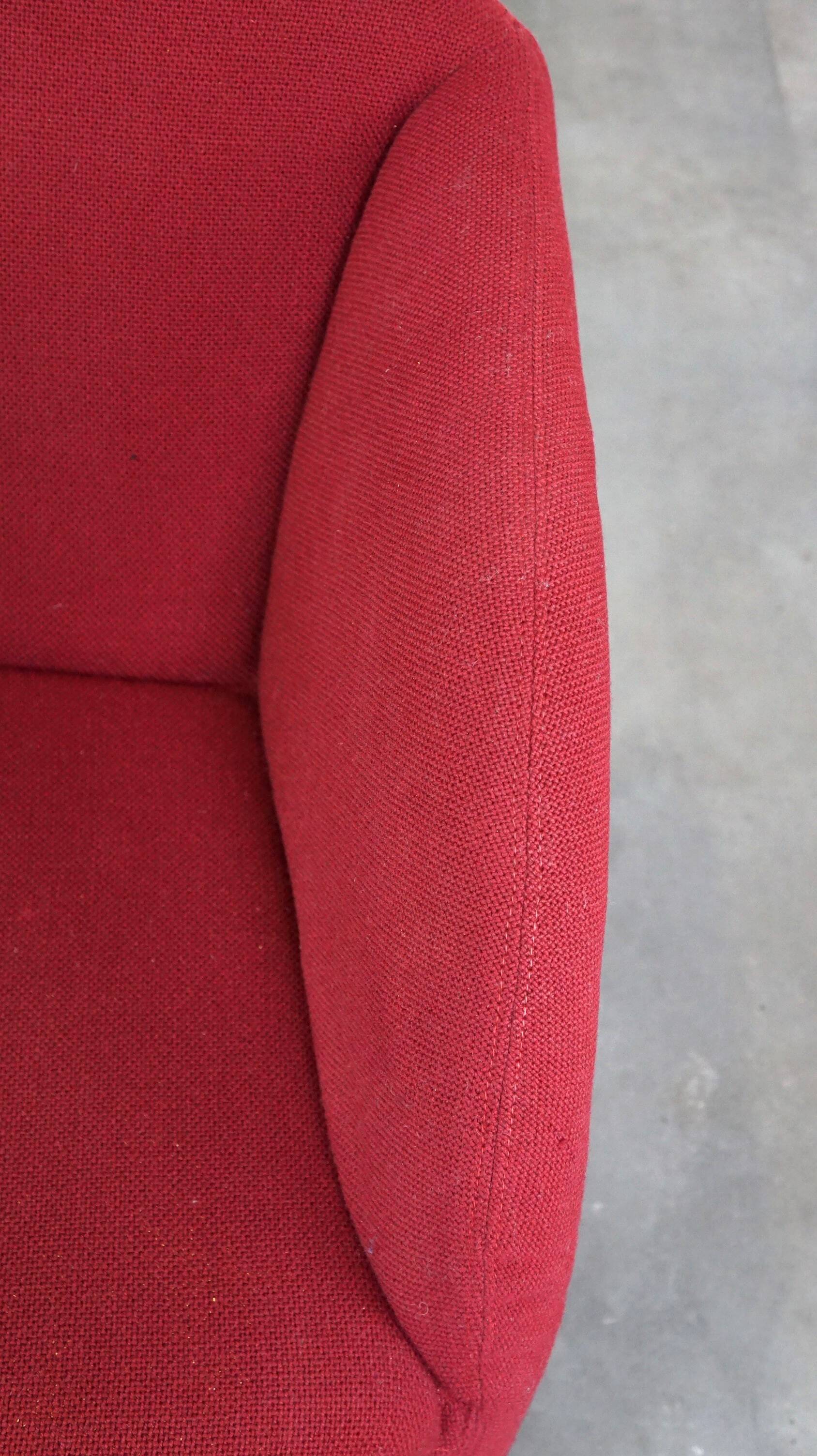 Vintage Artifort Design Armchair Model Ben in Sturdy Red Fabric
