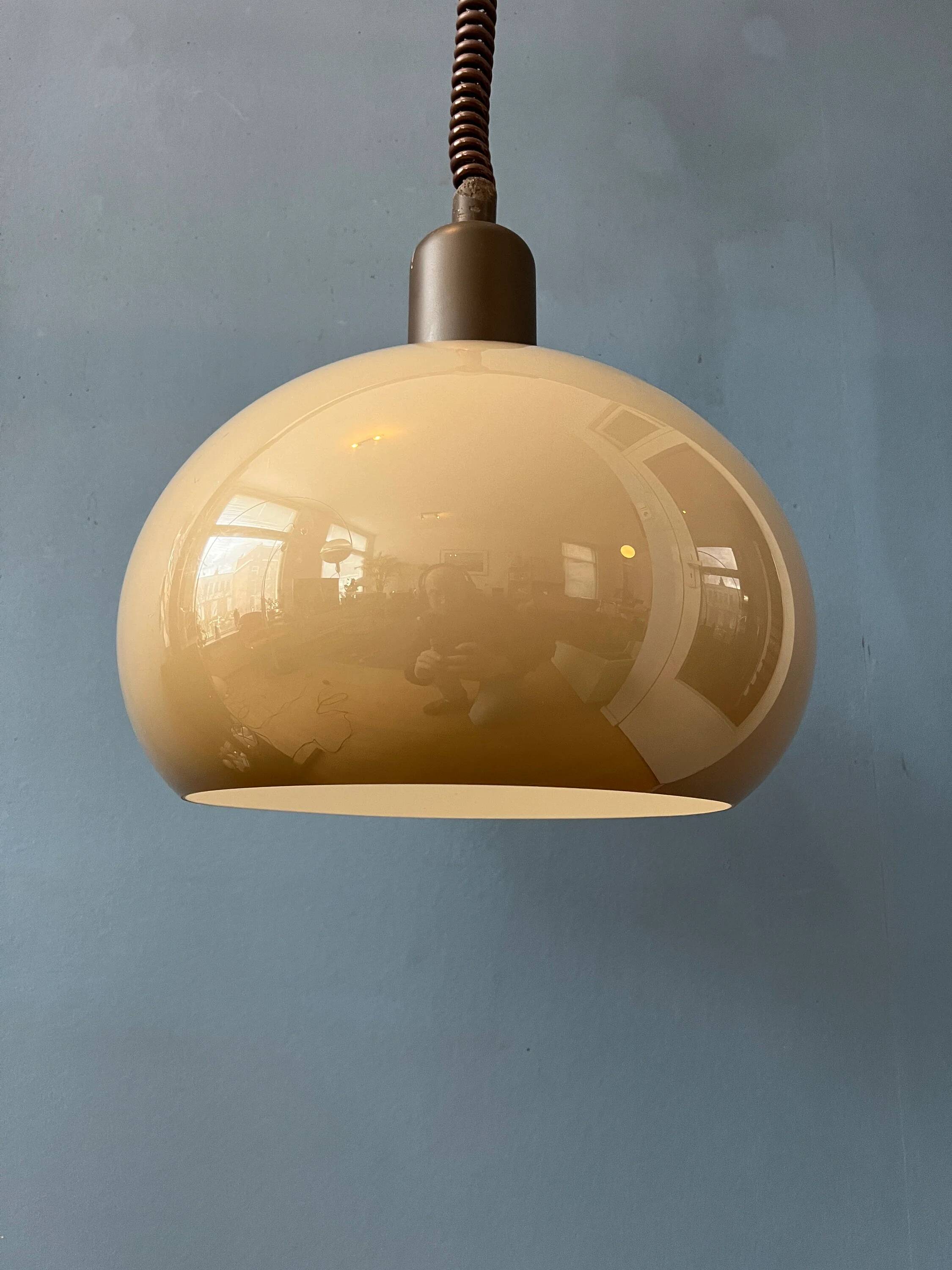 Vintage beige mushroom suspension in acrylic glass