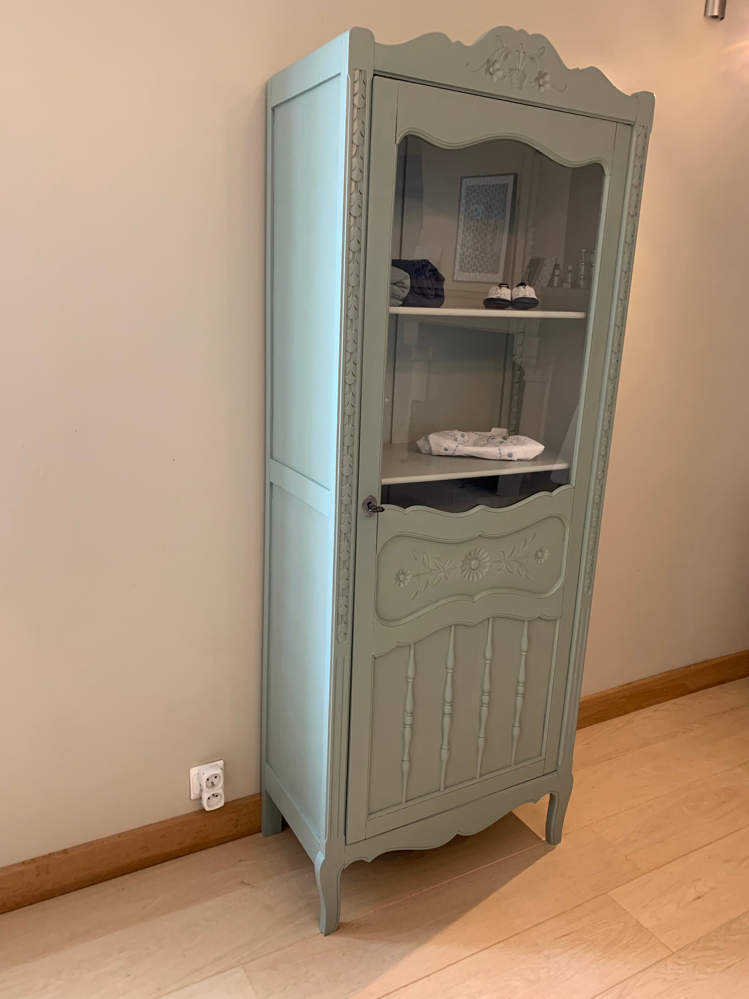 Glass-glazed bonnetière