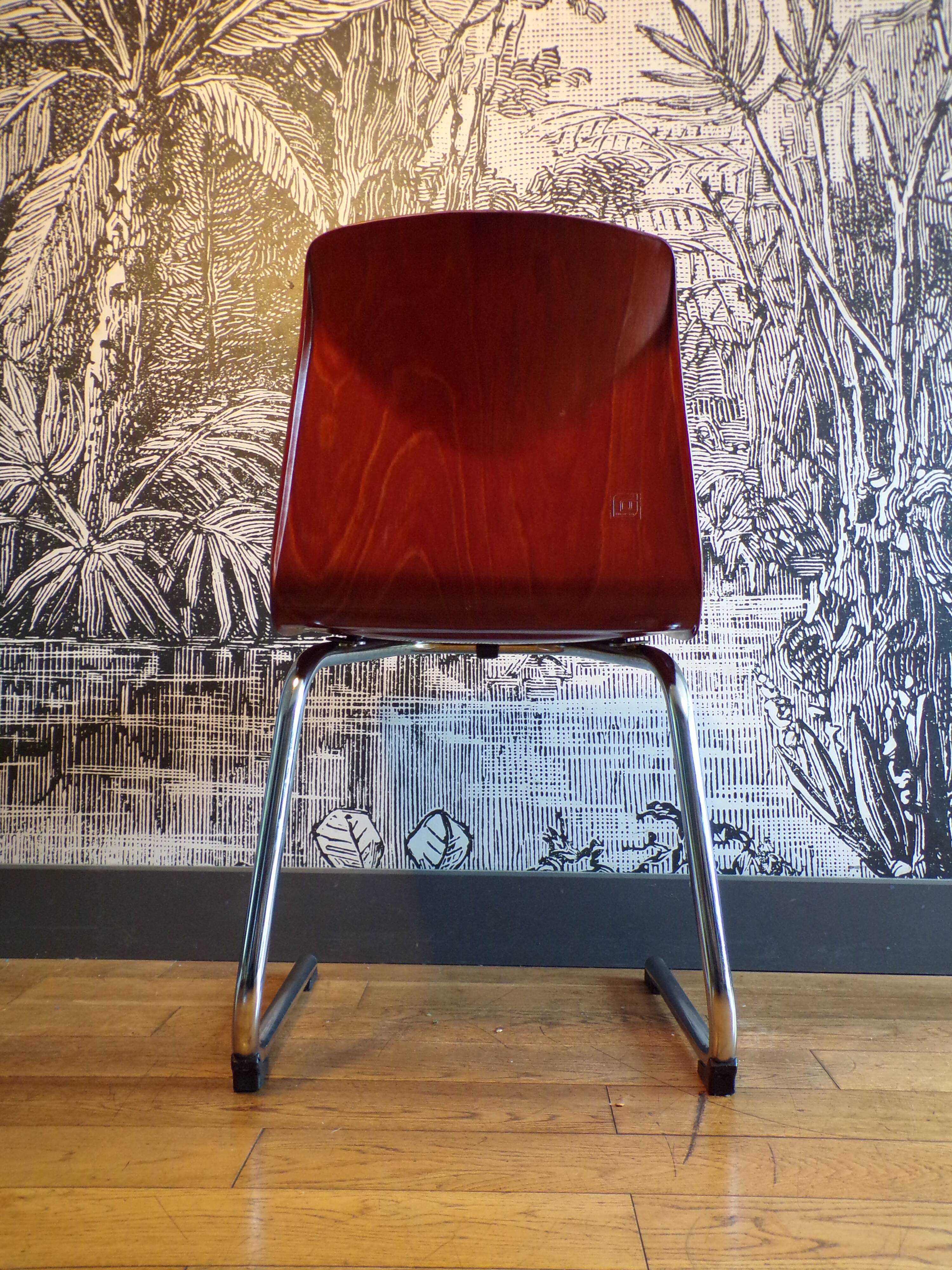 1970 Cantilever Chair in Pagwood