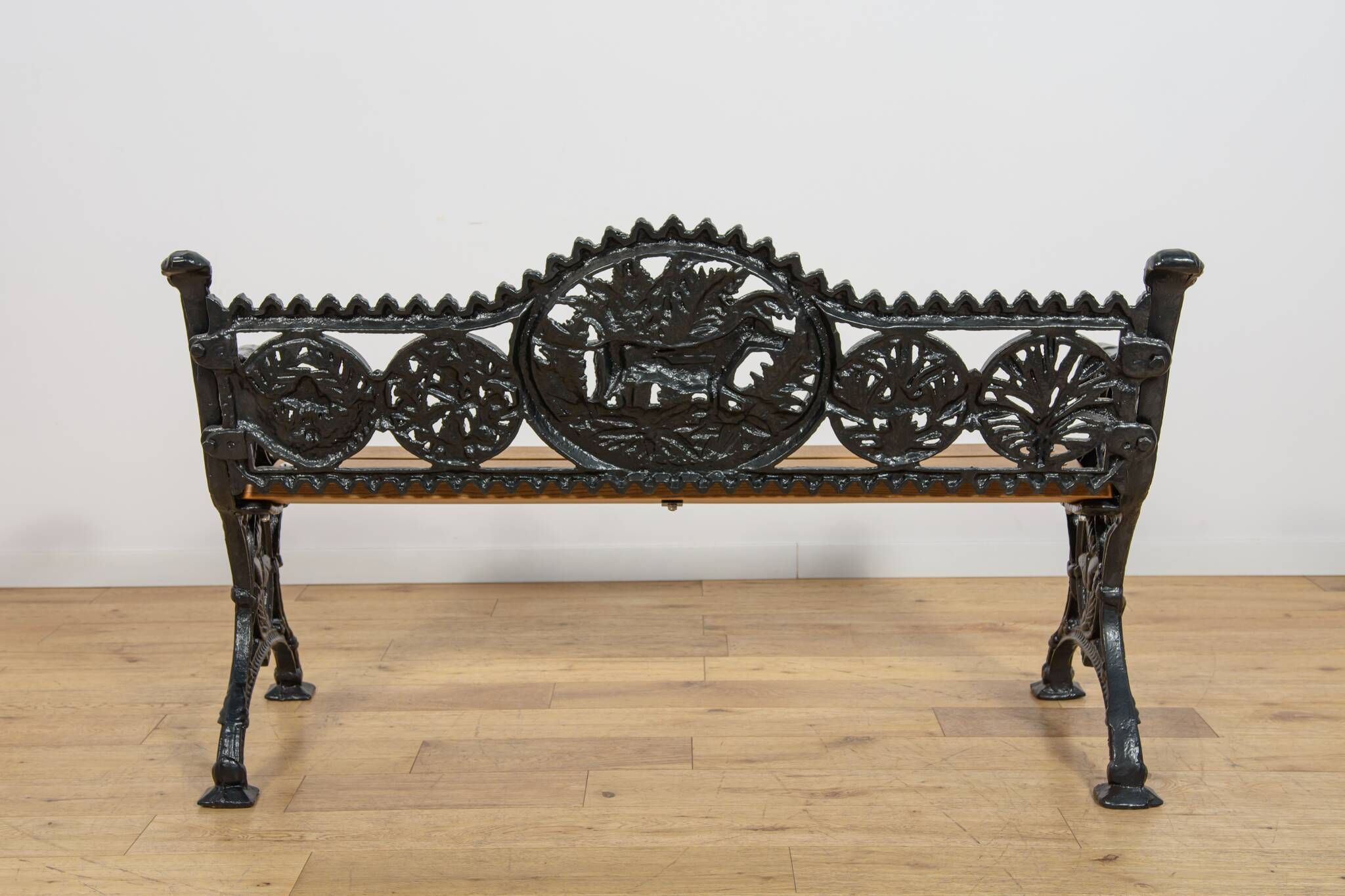 Victorian Cast Iron Garden Set – Bench and Two Armchairs, United Kingdom, Late 19th / Early 20th Century