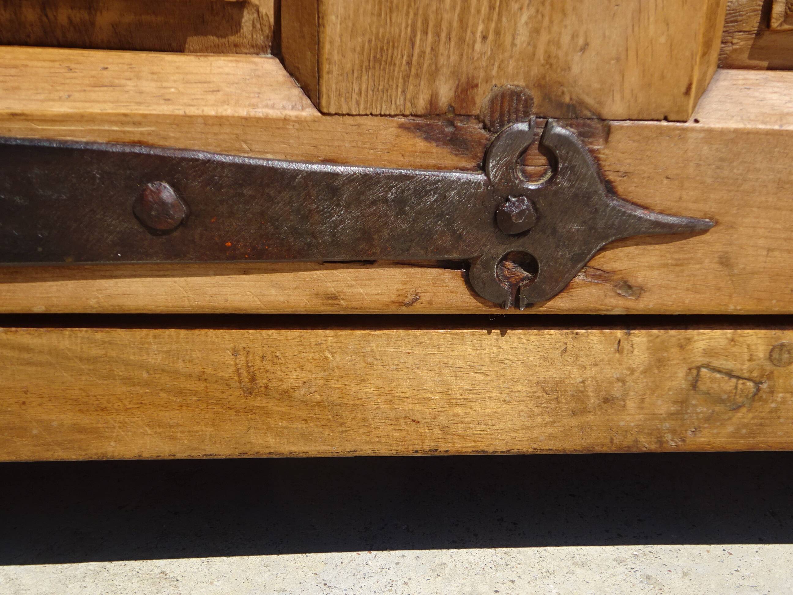 Old Tuscan sideboard, shallow depth