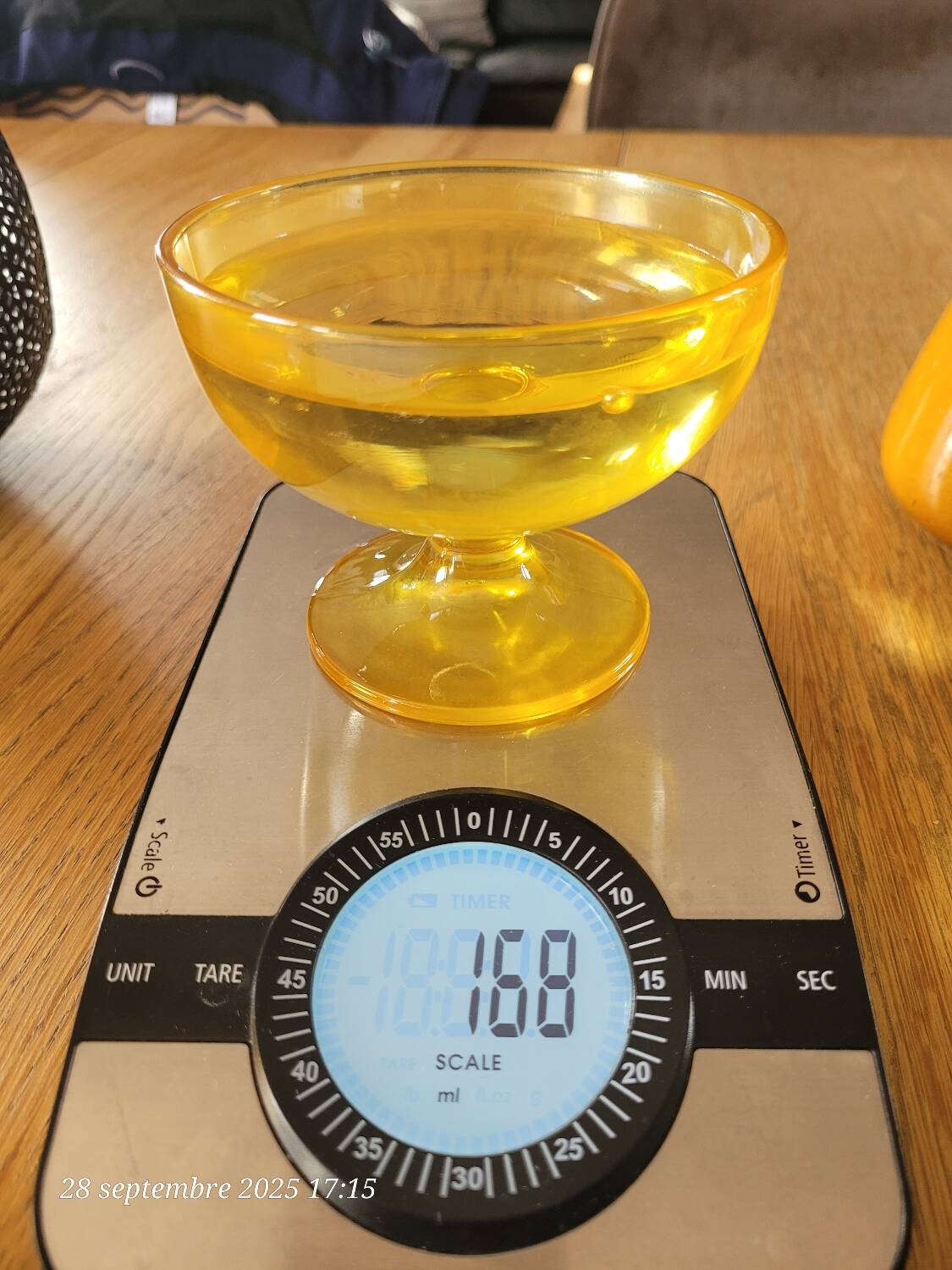 6 coupes à glace en verre jaune