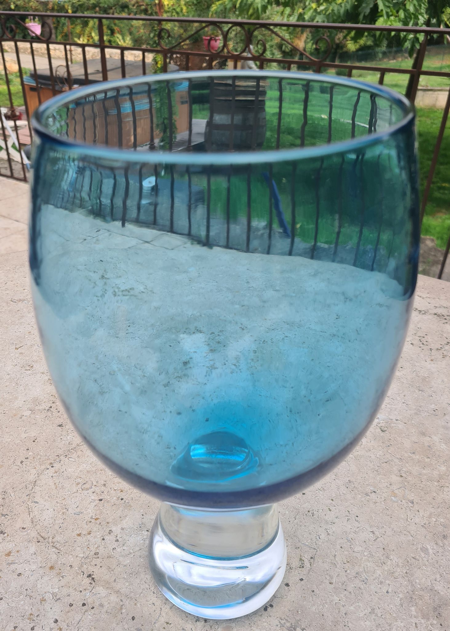 vase en verre bleu Design