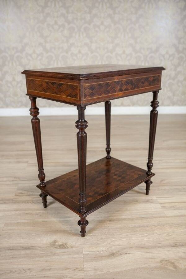 Table d'appoint en acajou et noyer marqueté français du début du 20e siècle, années 1910.