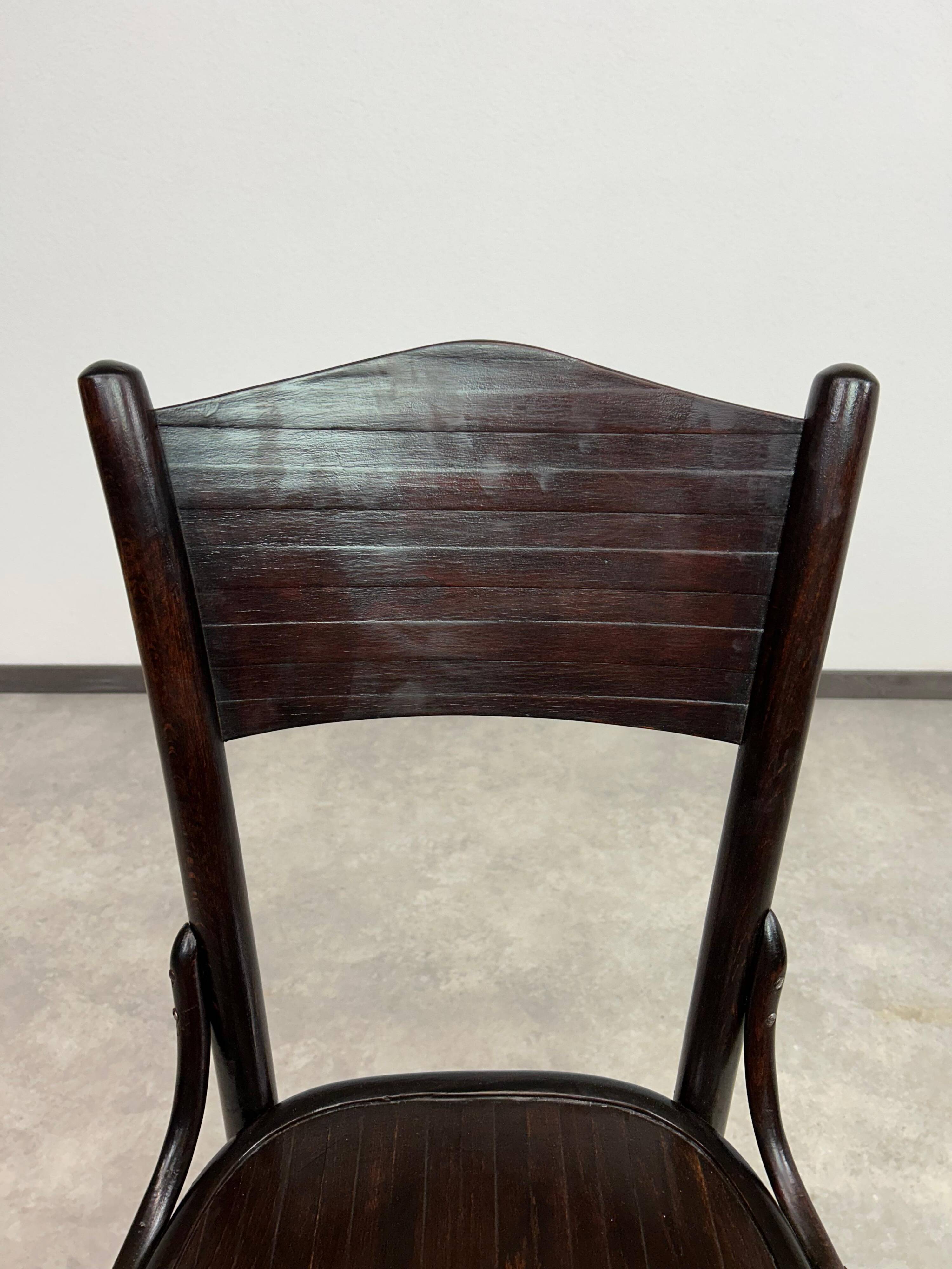 Dining chair in beech and bentwood by Thonet Uzhhorod Czechoslovakia