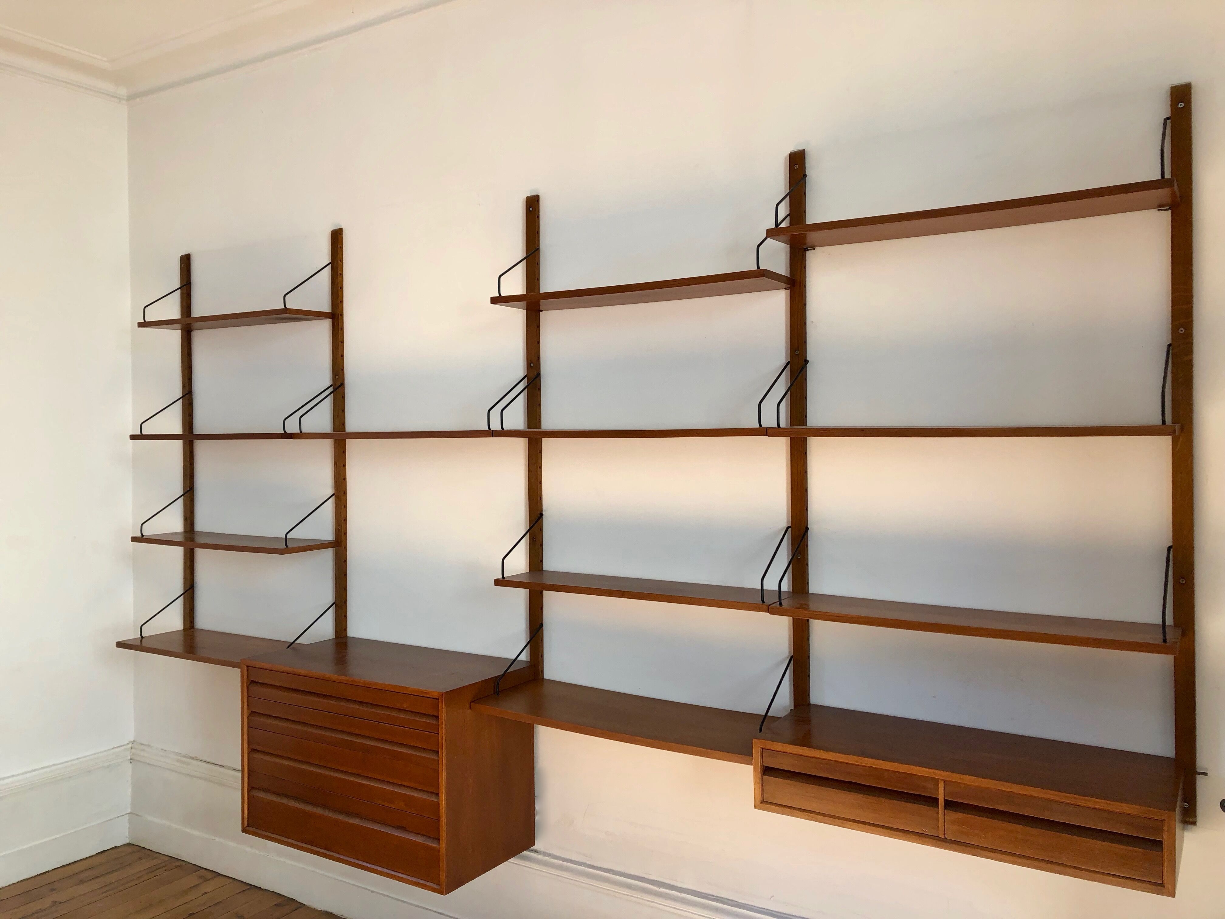 Scandinavian teak wall system "Royal system" Poul Cadovius