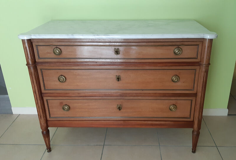 Louis XVI style chest of drawers in solid fruit wood.