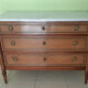 Commode de style louis XVI en bois fruitier massif.