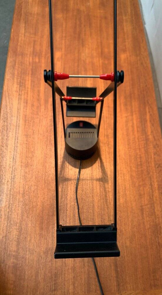 Postmodern Italian Tizio table lamp by Richard Sapper for Artemide, 1970s.