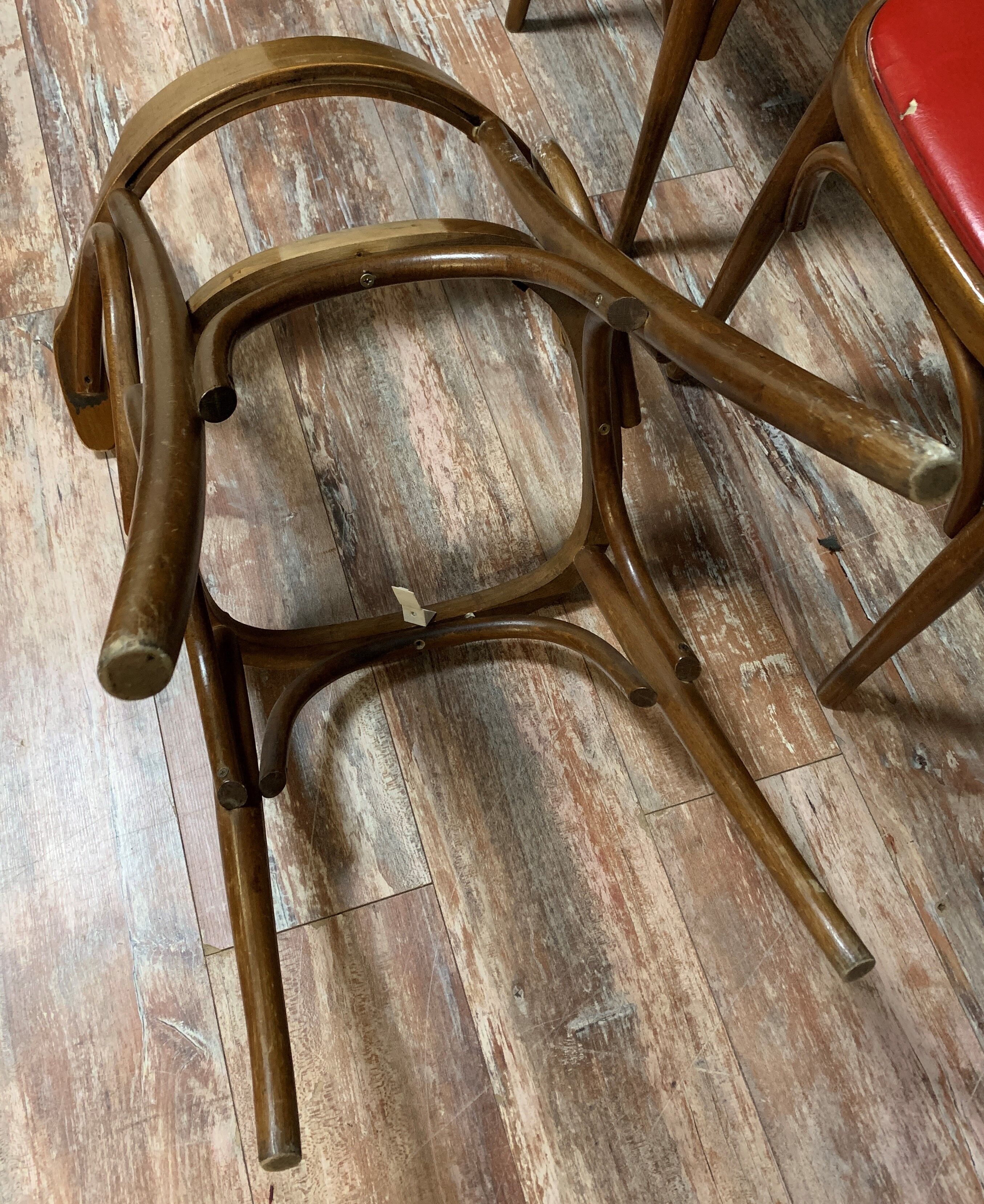 Série de 8 chaises en bois courbé vers 1940