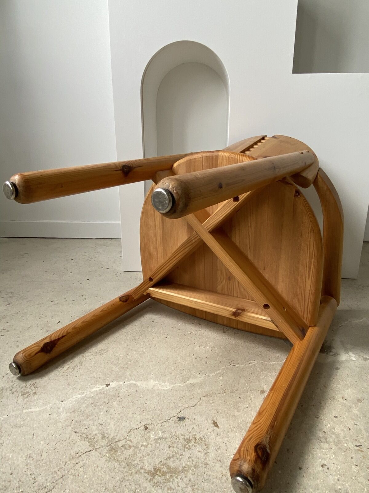 Pine armchair René Daumiller