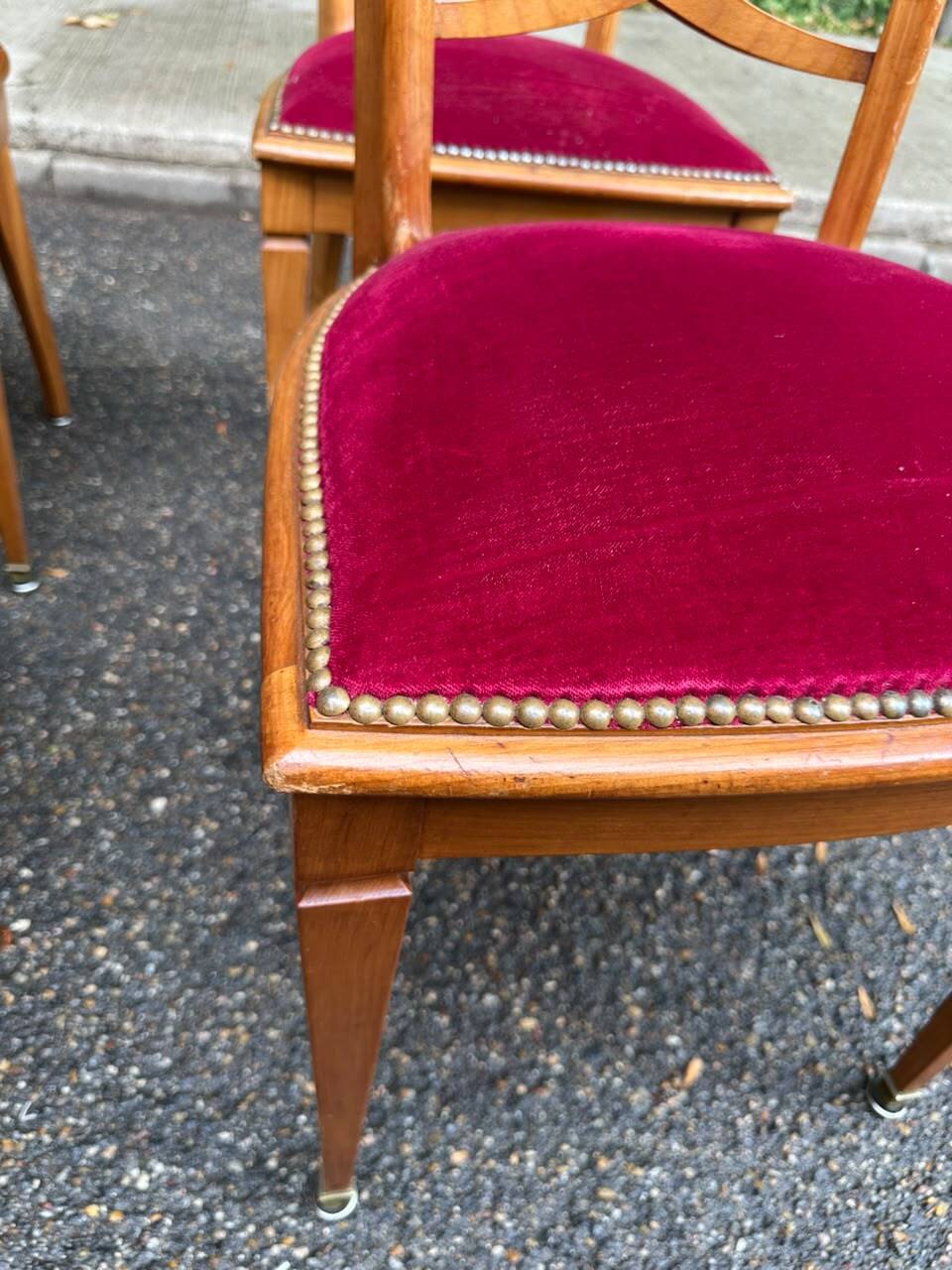 Set of 4 Art Deco Directoire chairs in solid wood and red velvet, 1960.