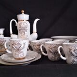 Lomonosov 29-piece porcelain coffee set, cast patterns enhanced with 24k gold